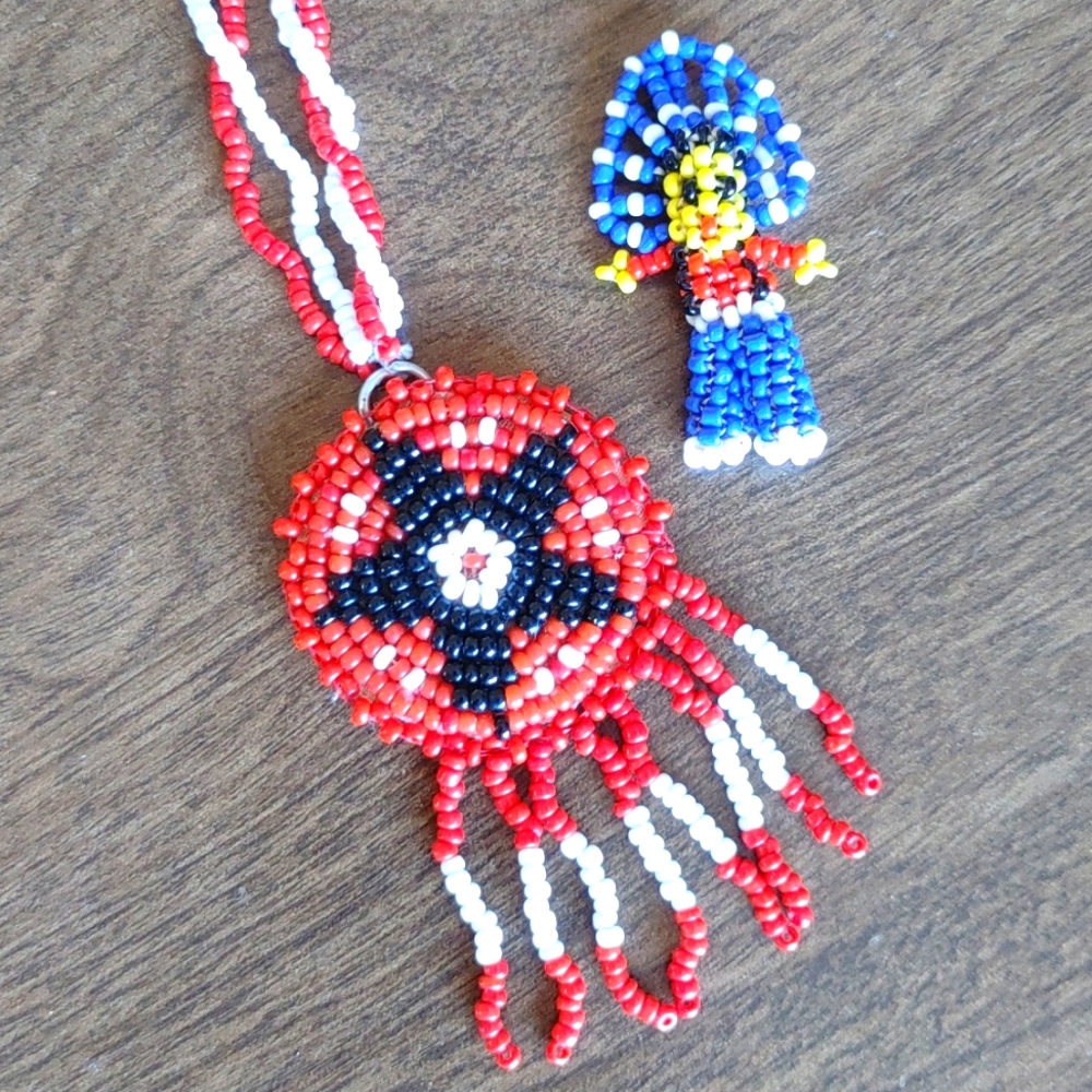 Vintage Native American Seed Bead Necklace Star Pattern Twisted C